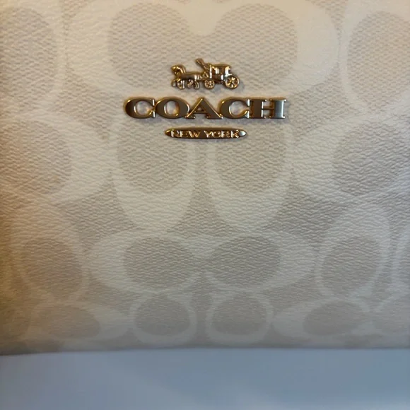 NWT ๐ฒ Coach Madi Crossbody Bag in Chalk Signature Leather - Picture 4 of 13